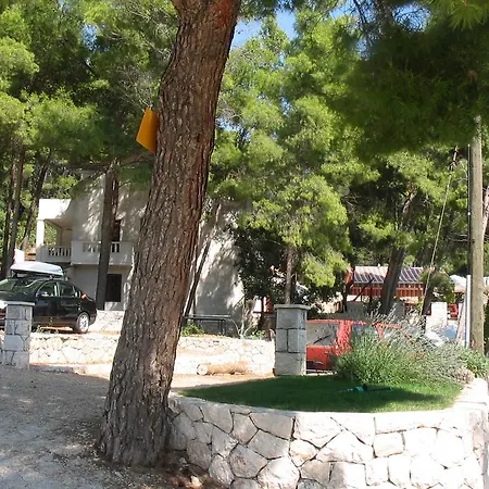 Pansion Jure Matijevic 3* Sveta Nedelja (Hvar)