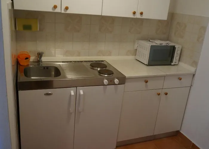 Pansion Jure Matijevic Sveta Nedelja (Hvar)